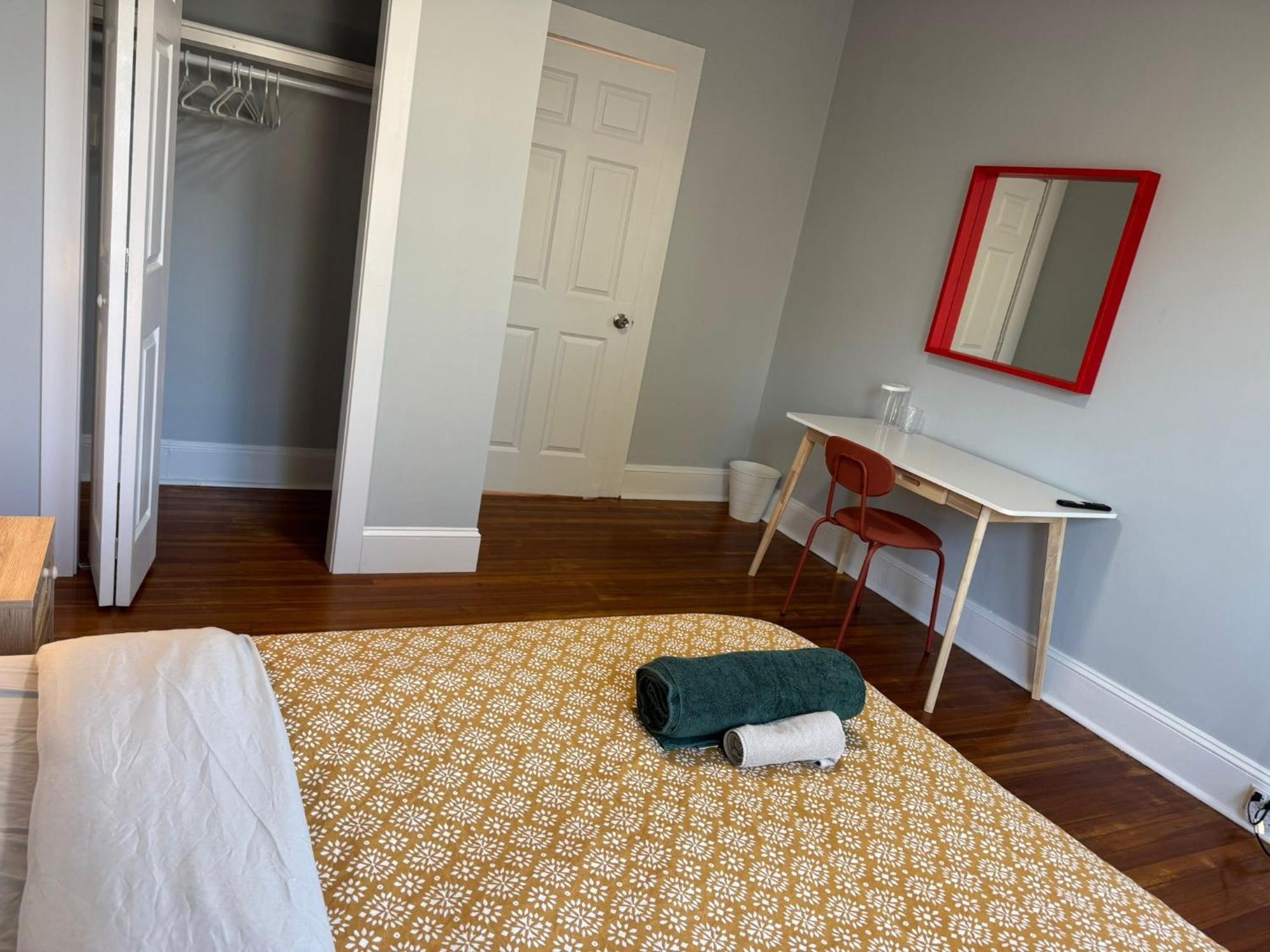 Private In 4 Minute To Wesleyan Univ Habitación en casa particular *