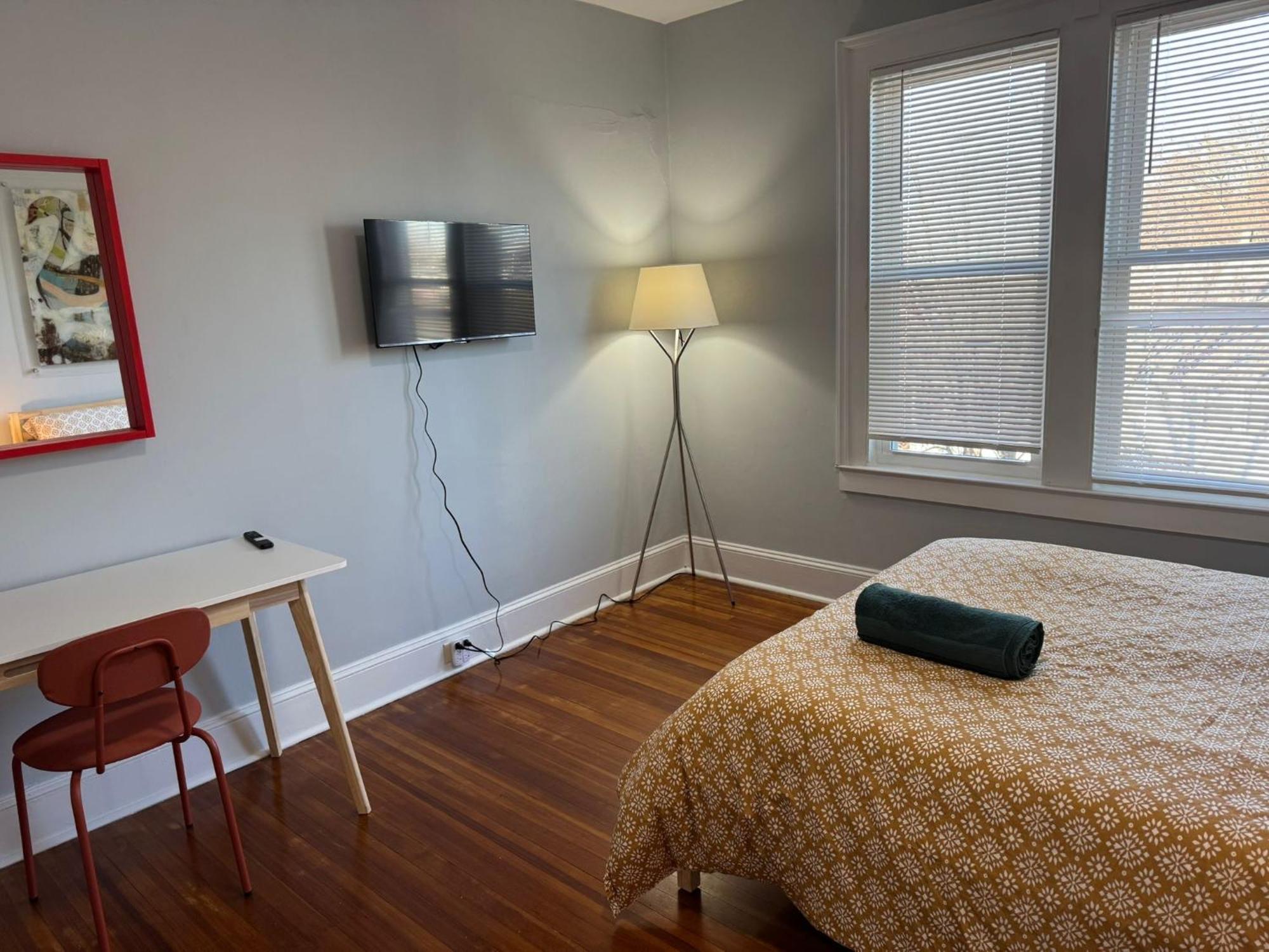 Private In 4 Minute To Wesleyan Univ Habitación en casa particular *